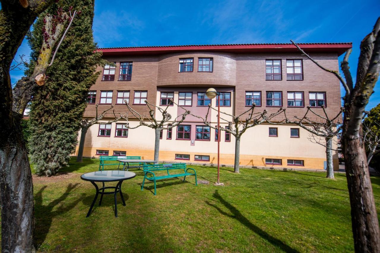 Ostello Residencia Hospital Del Rey Burgo Esterno foto